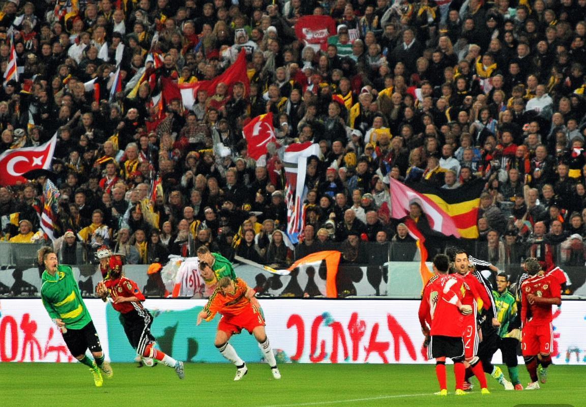 2010欧洲预选赛:德国VS土耳其激情对